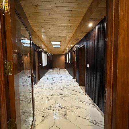 La Casca Experience Hotell Zirakpur Exteriör bild