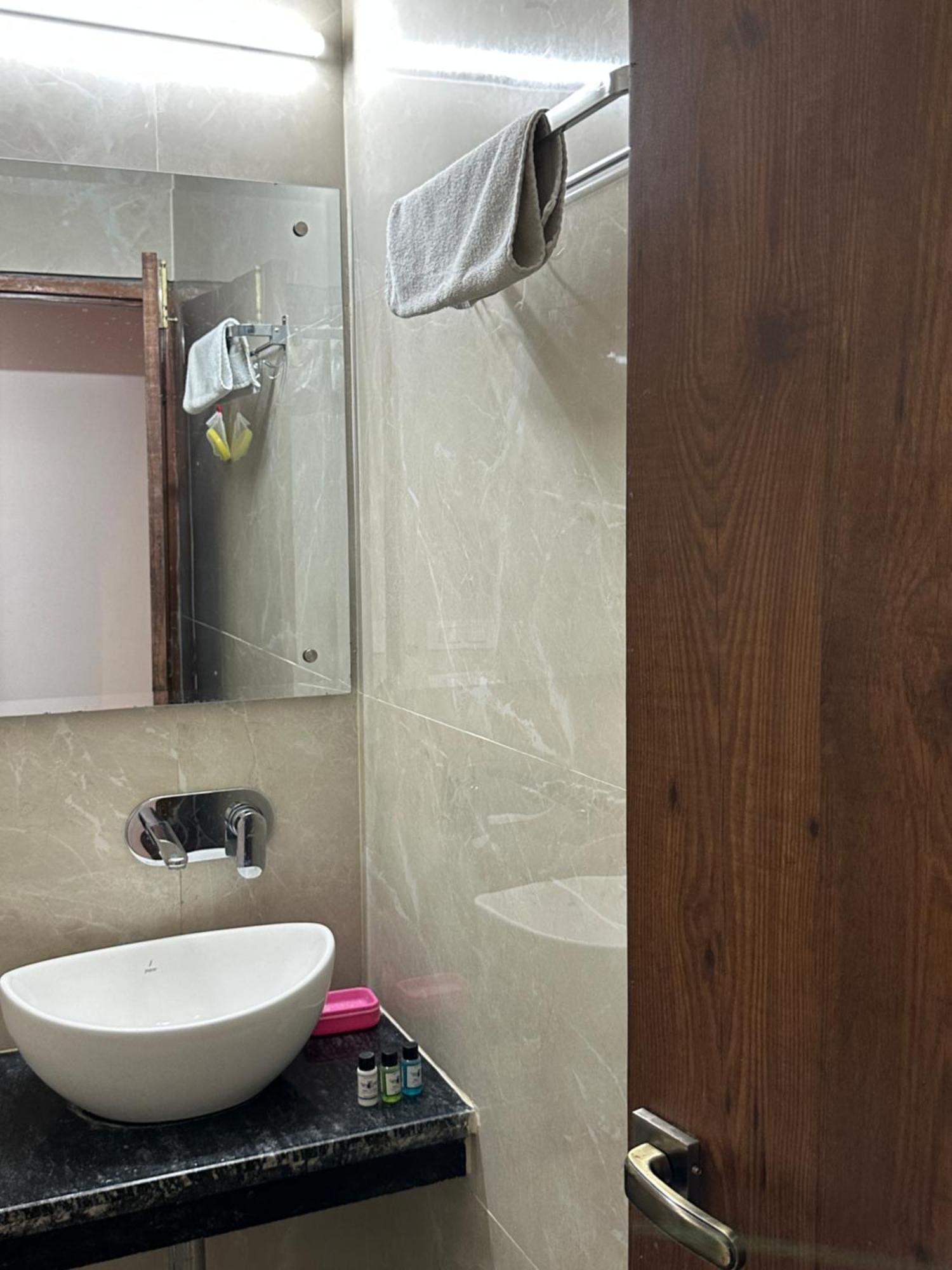 La Casca Experience Hotell Zirakpur Exteriör bild